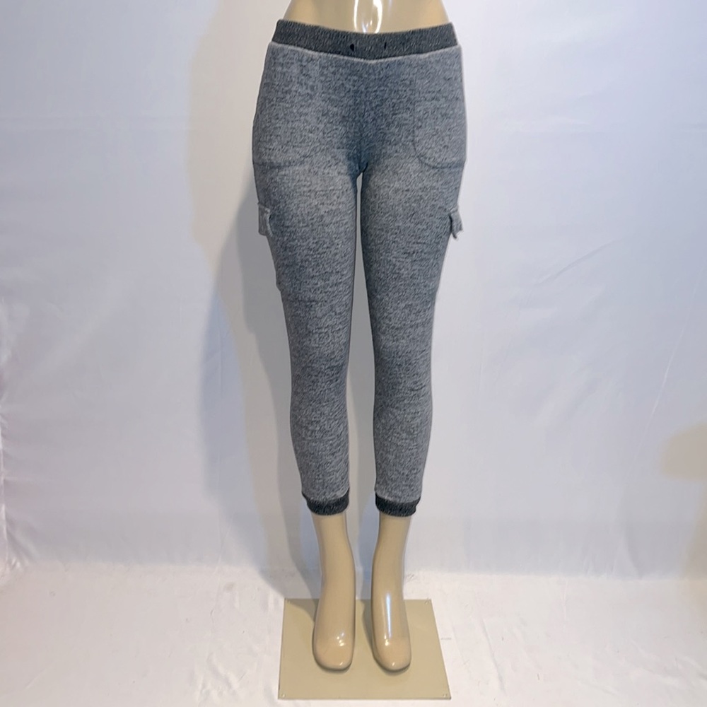 No Boundaries Capri Cargo Joggers in Light Heather Gray!